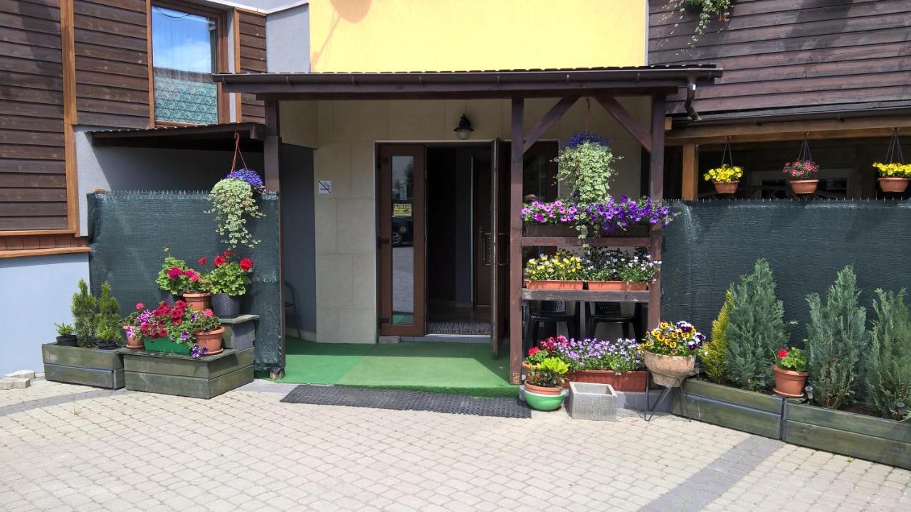 Pokoje Goscinne Jaga Kielce Exterior foto
